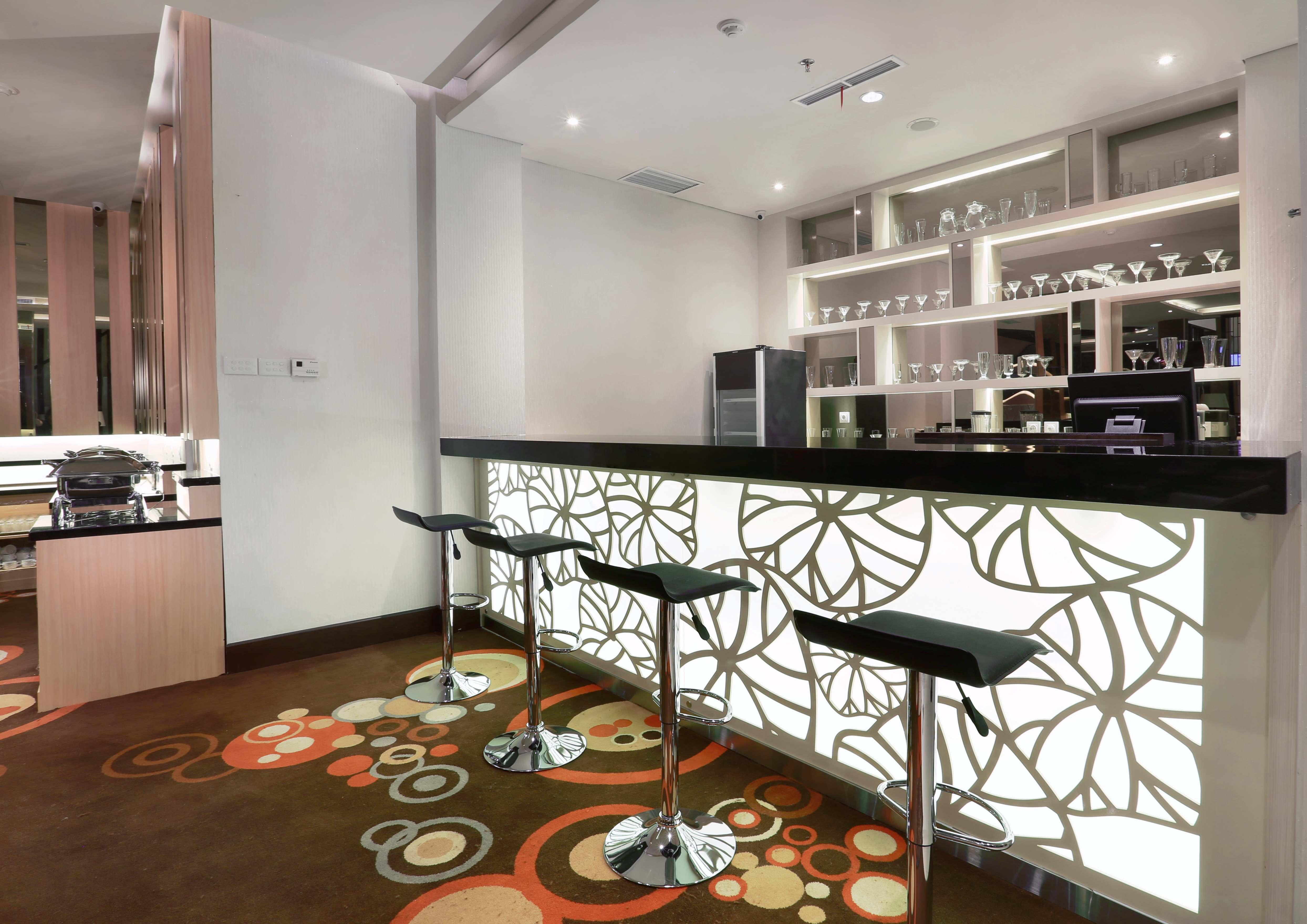 Hotel Neo+ Balikpapan By Aston Exterior foto