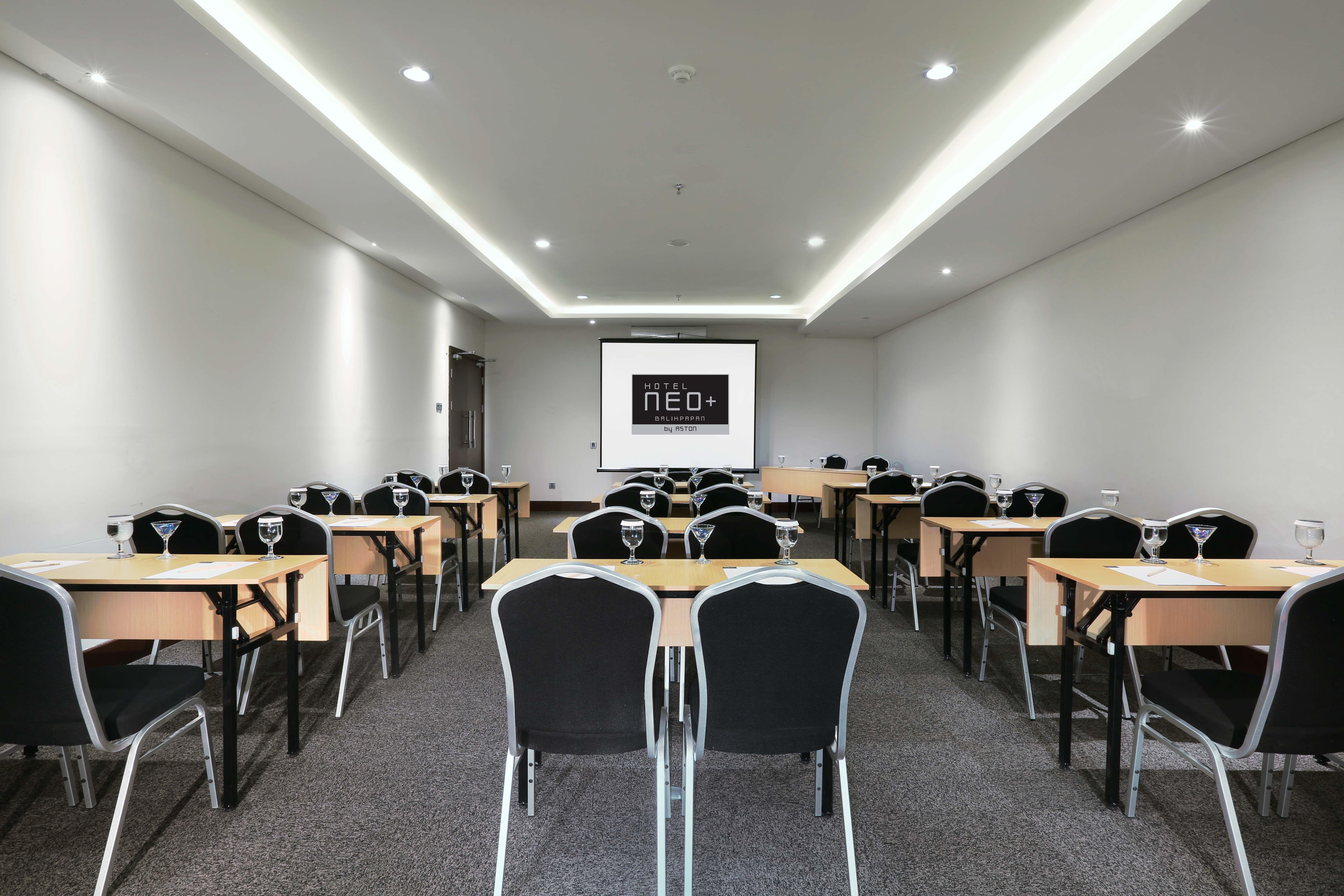 Hotel Neo+ Balikpapan By Aston Exterior foto