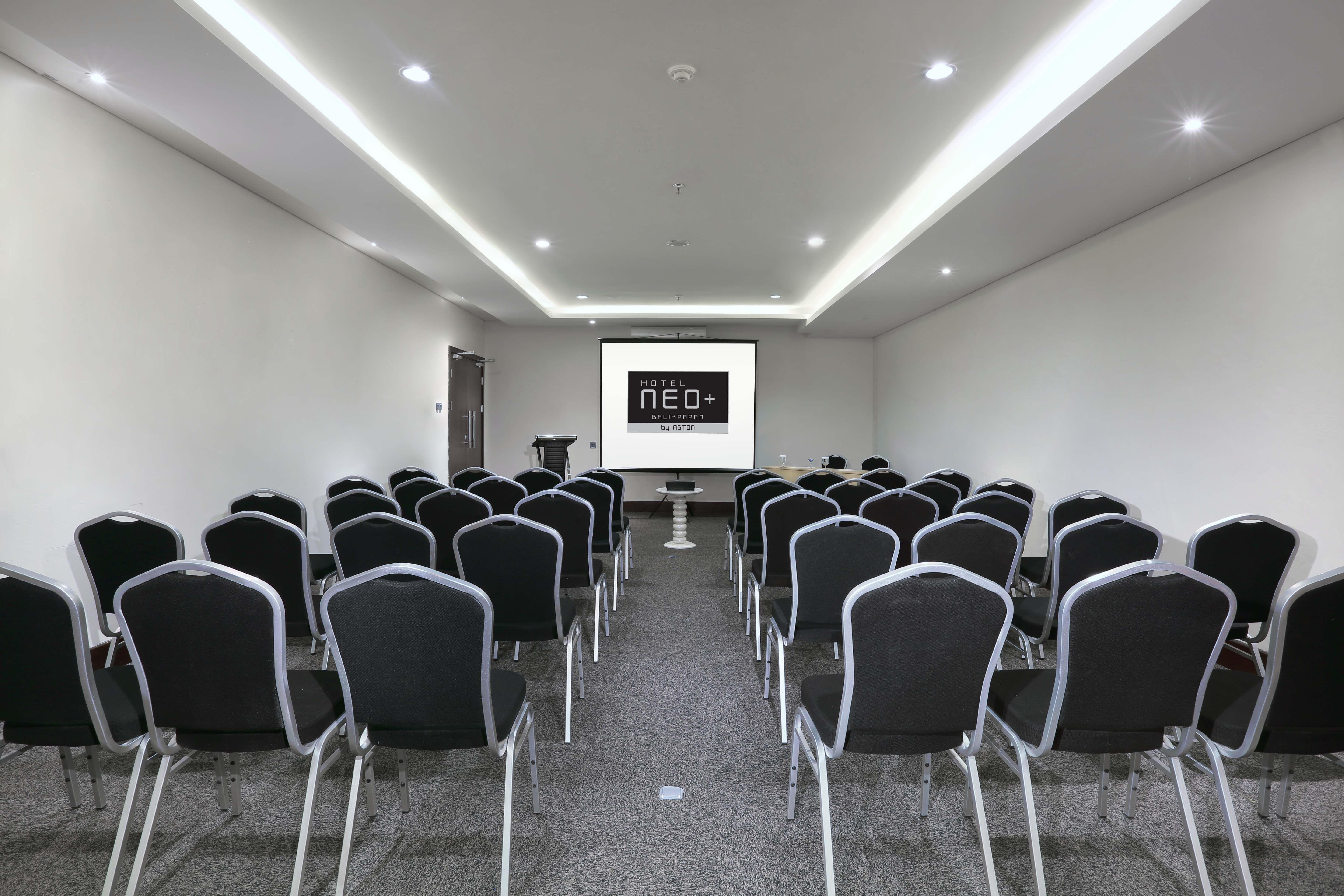 Hotel Neo+ Balikpapan By Aston Exterior foto